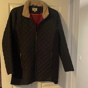 G.H. Bass & Co. Women’s Black Quilted Jacket with Tan Collar